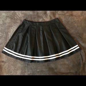 Hot topic skater skirt black with white stripes